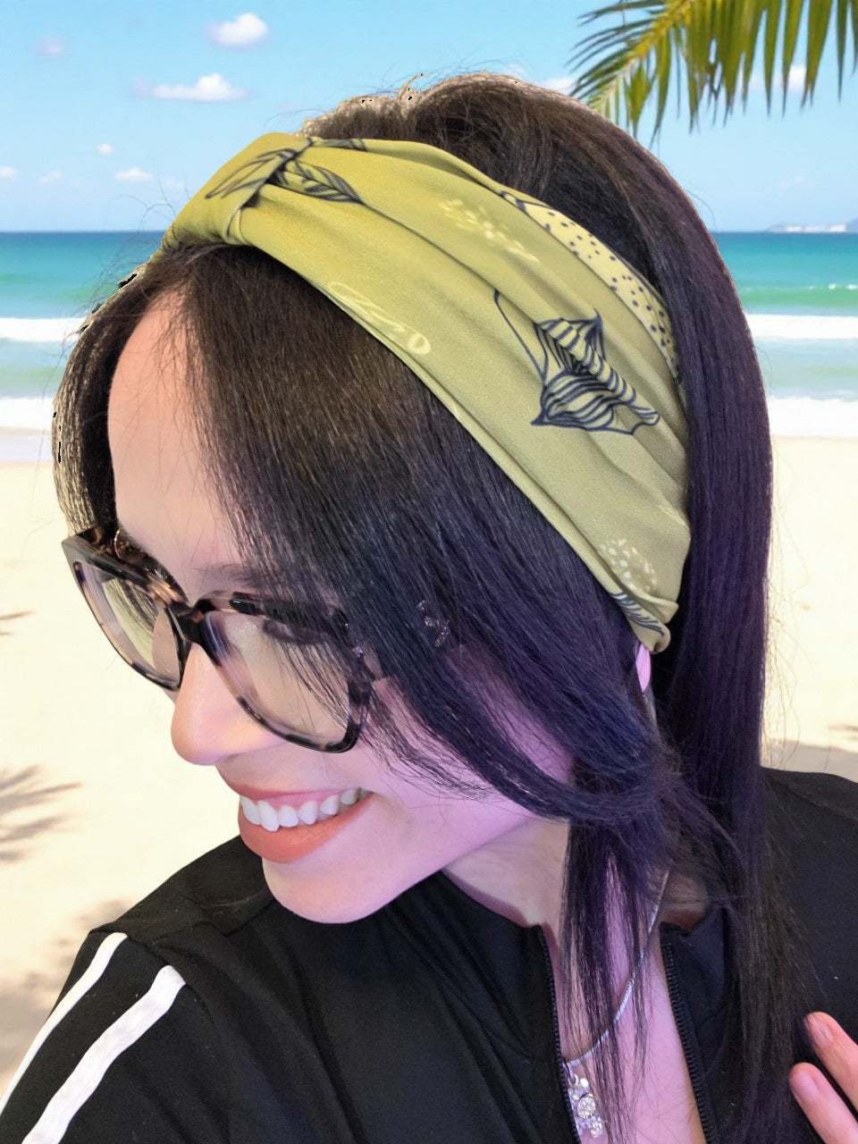 A Cute & Beautiful Elastic Hair Headband