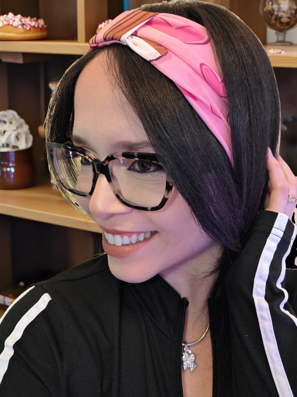 A Cute & Beautiful Elastic Hair Headband