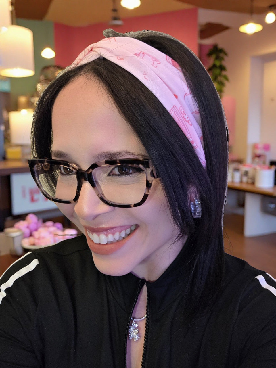 A Cute & Beautiful Elastic Hair Headband