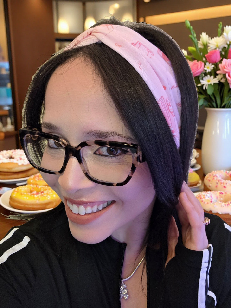 A Cute & Beautiful Elastic Hair Headband
